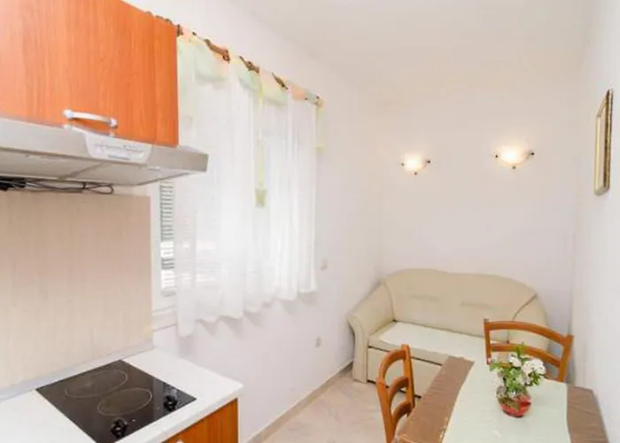 Skurla - One Bedroom With Terrace A3 아파트 사플루나라